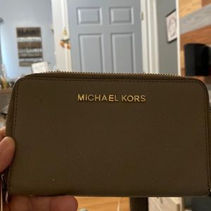 Micheal more wallet large flat phone wallet color olive jet